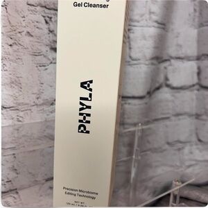 PHYLA!! Acne & Blemish PH Gel Cleanser